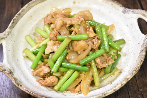 にんにくの芽と豚肉の炒め物 (7)