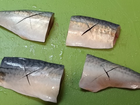 鯖のにんにく味噌煮 (2)