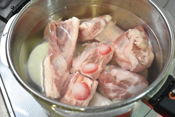 豚軟骨と大根の煮物 (3)