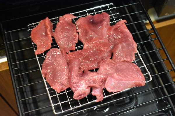 厚切り牛タンねぎしおダレ (8)