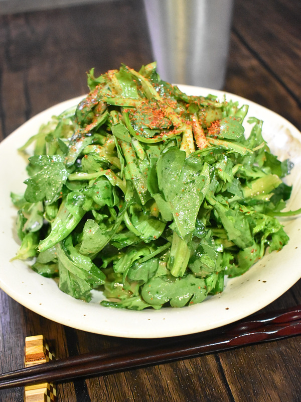 春菊の梅肉和え (2)