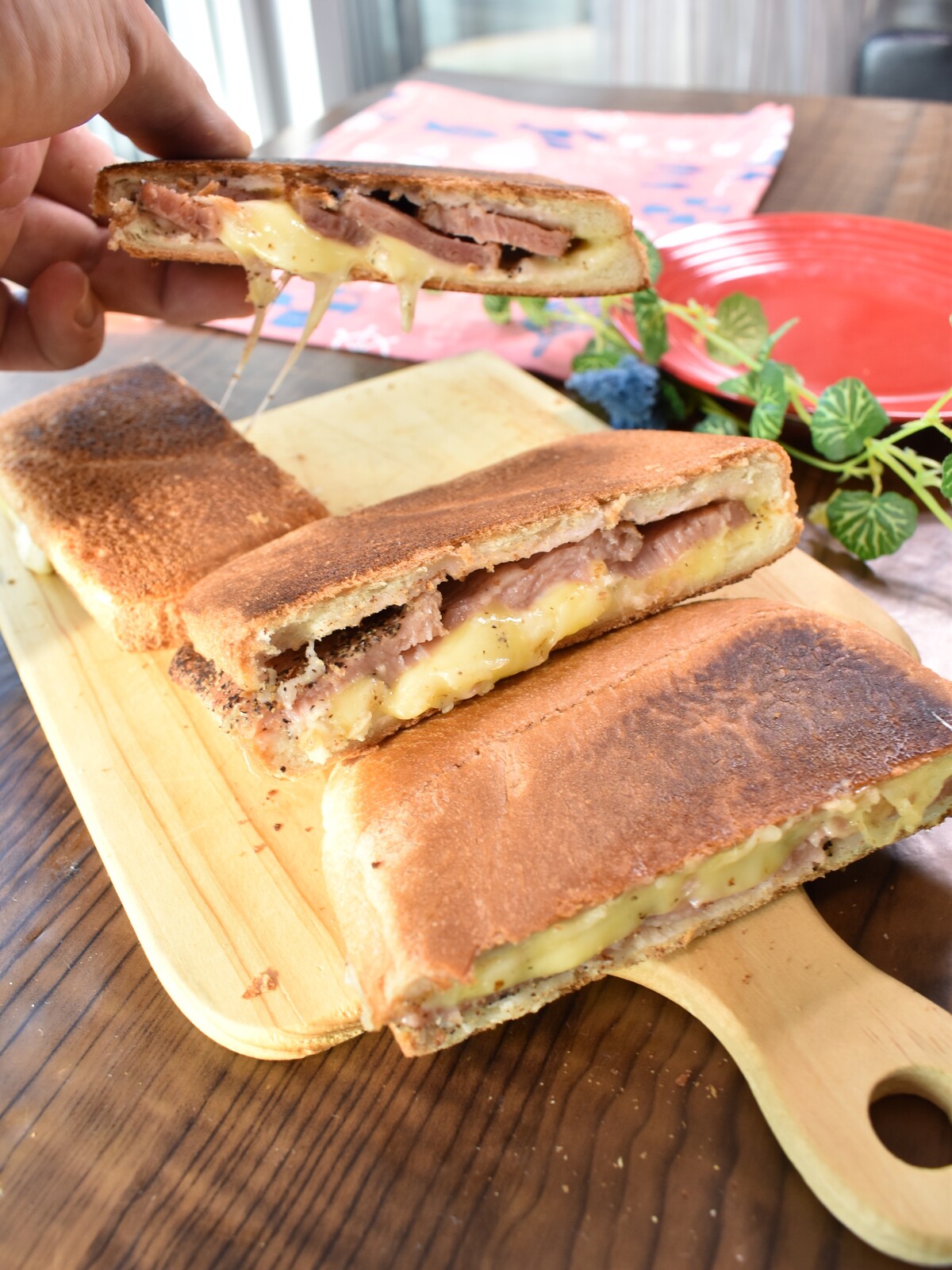 ザクザク食感が最高 食パンの耳で作るホットサンド 気まま料理で レシピとか Powered By ライブドアブログ