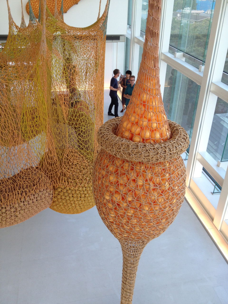 エルネスト ネト Madness Is Part Of Life 狂気は生の一部 Cloths Close