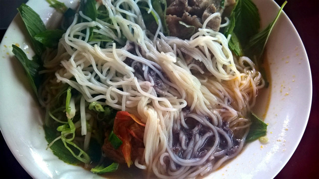 朝起きて朝飯喰ってさあ仕事だ 頑張っていこう ん なんかメガネが見えにくいなって ３ アルェー こ このメガネ誰のだ オランダ いや俺様のじゃねえ じゃ誰んだ の巻 よく死によく落ちよく迷う