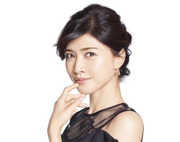 話題 内田有紀 奇跡の45歳 といわれる美貌の秘訣とは まとめだかニュース速報 話題 内田有紀 奇跡の45歳 といわれる美貌の秘訣とは まとめだかニュース速報