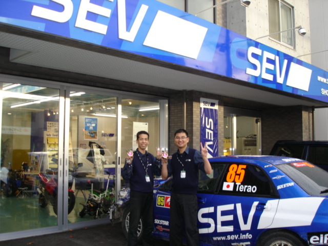 rj店舗前