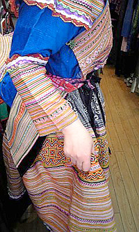 ベトナム 花モン族 猫族 の民族衣装 山ねこ記 みうらまなみクリエイティブルームのブログ