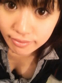 ２０歳女子大生の胸の谷間を自画撮り エロい事って案外世界をハッピーにするんだぜ