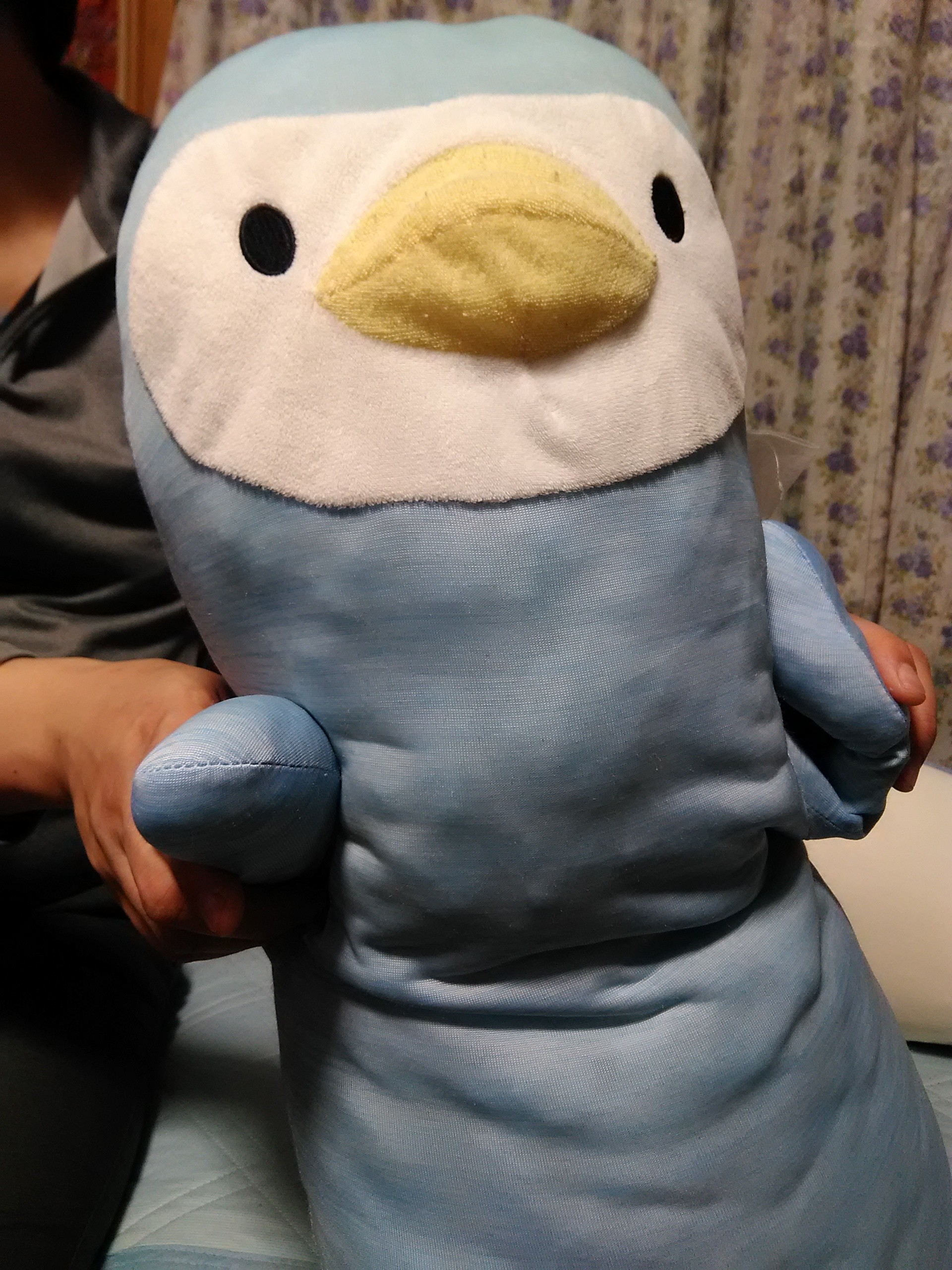 ニトリ - ニトリ  ペンギン  抱き枕  Nクール  2016 ニトリ2016夏】 ニトリ「ひんやり抱き枕 Nクールペンギン」は超
