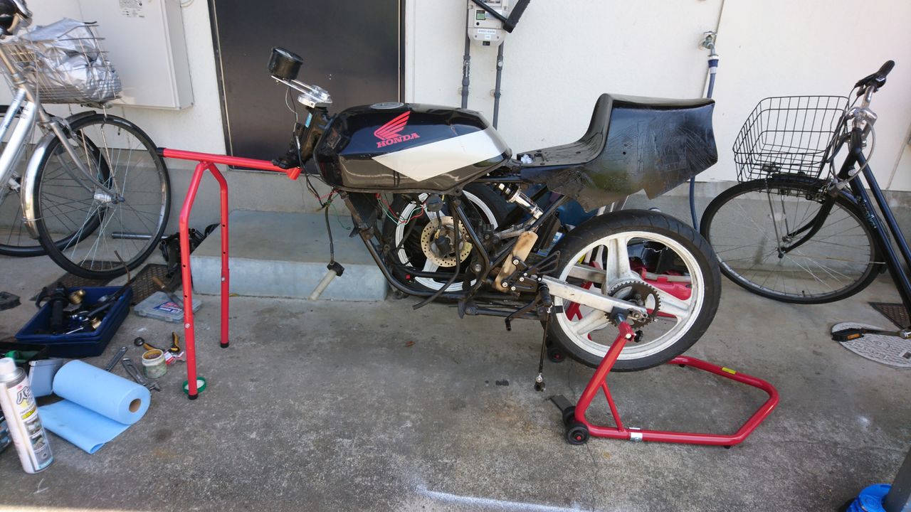 ns50f 純正 FRホイール チューブレス化 NS50F#73タイヤ交換① - 愛機