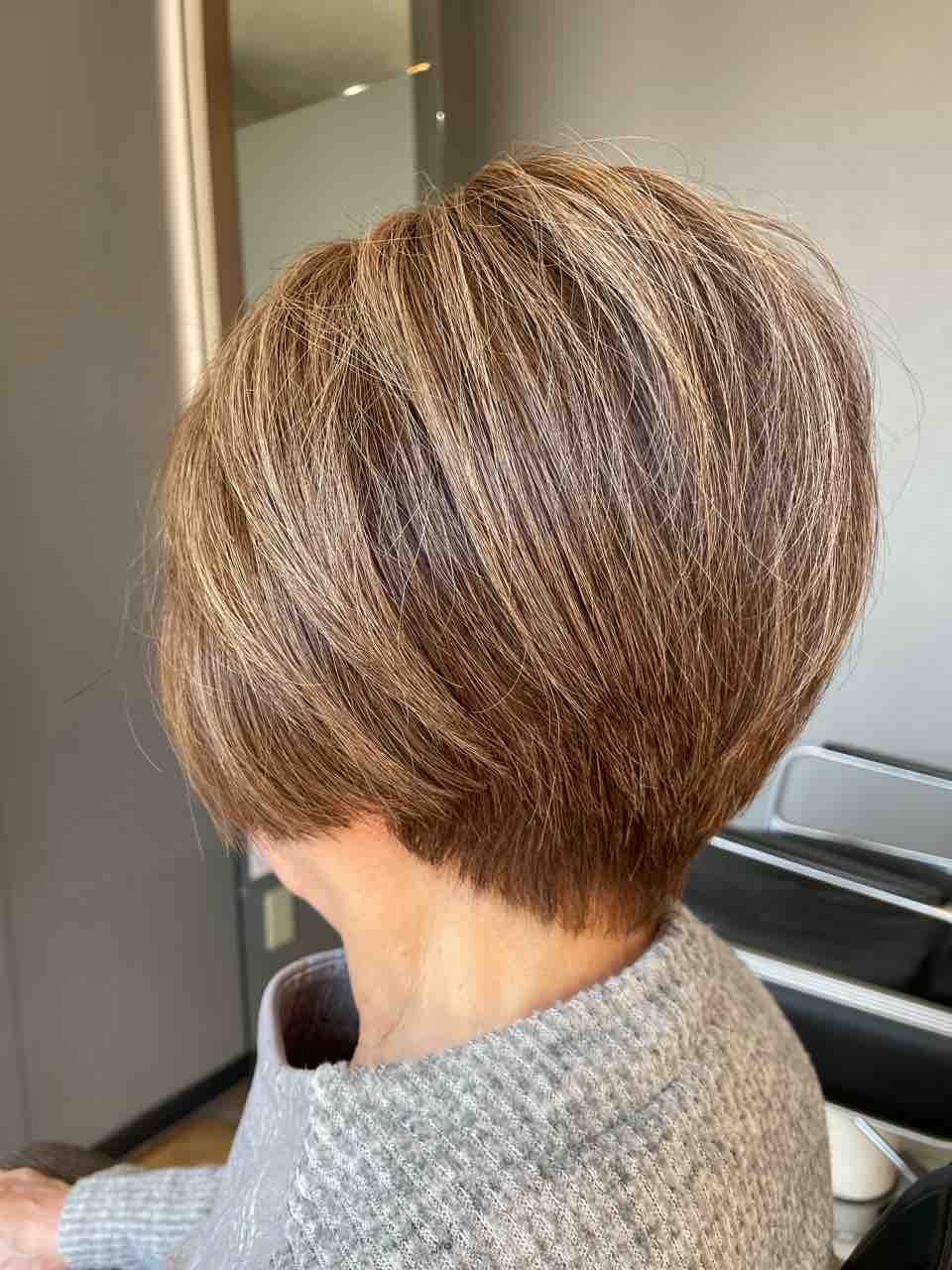白髪の明るいカラー Blondie通信