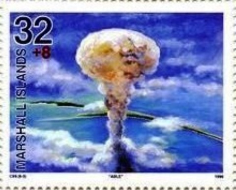 ビキニ諸島でのキノコ雲.マーシャル諸島.1999