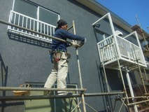 ­����κ��