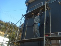 ­����κ��