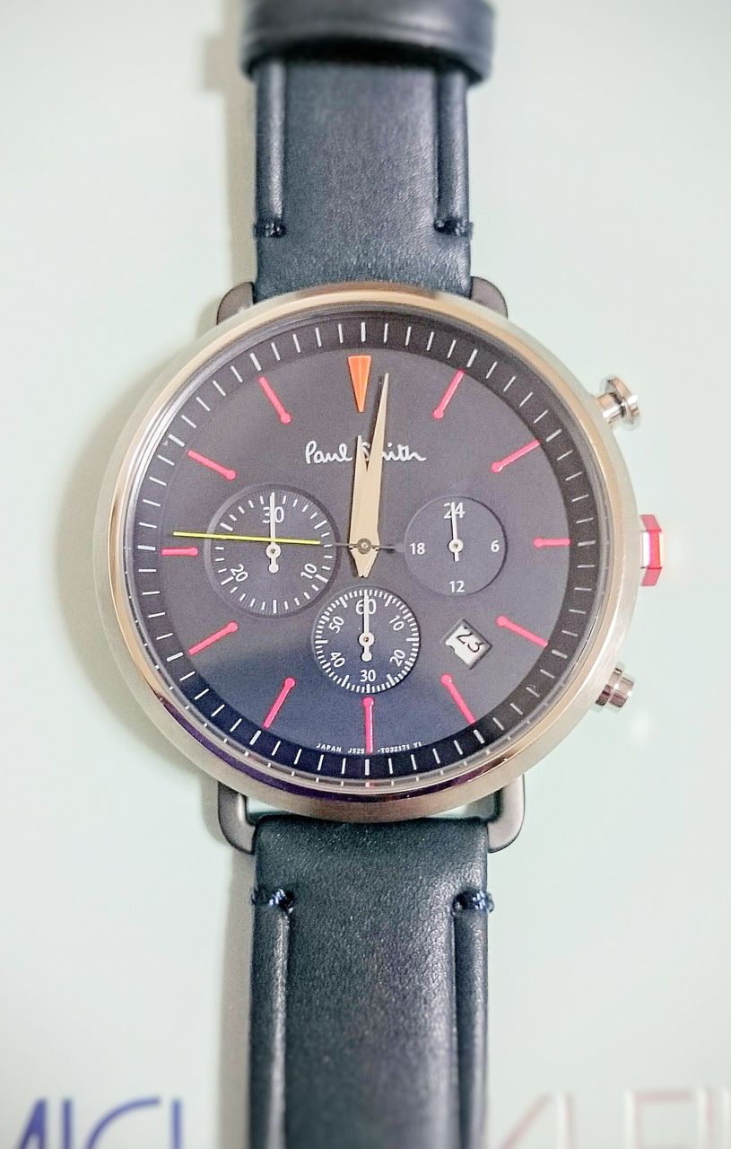 左腕で遊び心が光る Paul Smithサイクルクロノグラフ Recosta