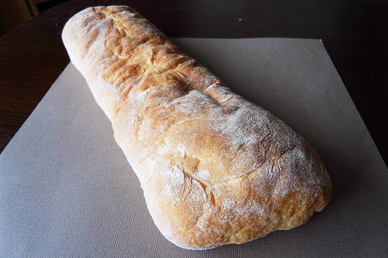 イタリアのパン Peck Ciabatta Let There Be Love イタリアのパン Peck Ciabatta Let There Be Love