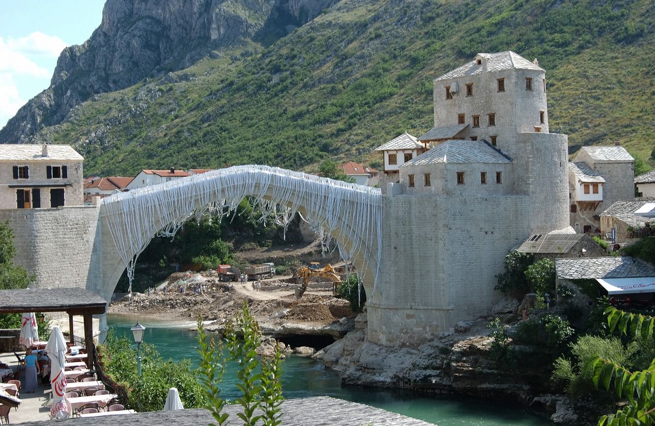 102 復興と平和へのプロセス モスタルのスタリ モスト Ar Can 旅のお誘い 今日の一枚