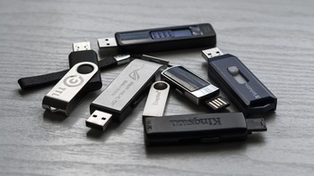 memory-stick-1267620_1280