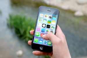 同じスマホを4年以上使う奴ｗｗｗ