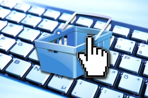 Amazon vs 楽天　どっち使ってる？
