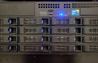 server-4393370_1280