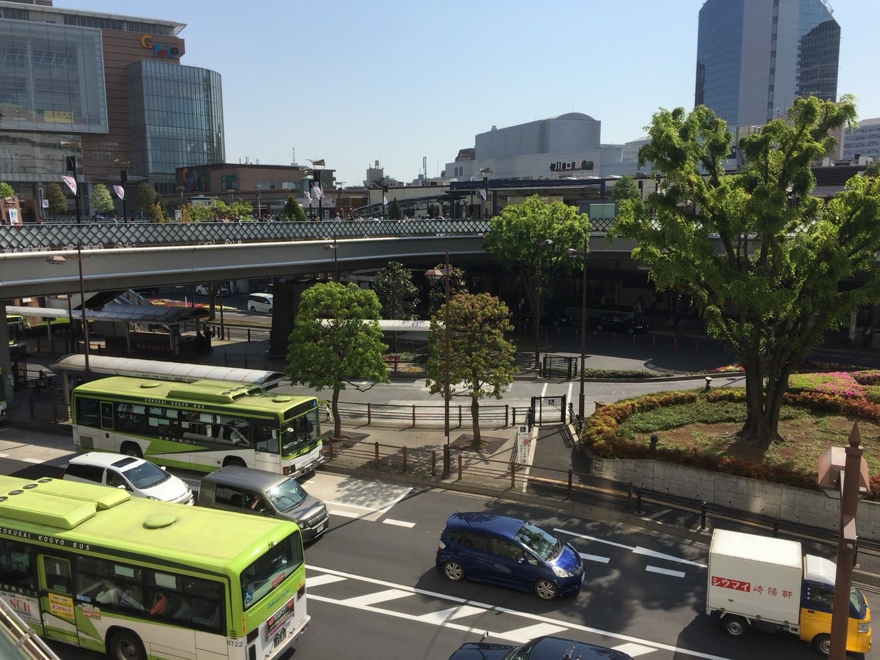 川口駅東口バスターミナルの何てことない風景 18年4月22日 午後2時位 S Blo 川口駅東口バスターミナルの何てことない風景 18年4月22日 午後2時位 S Blo