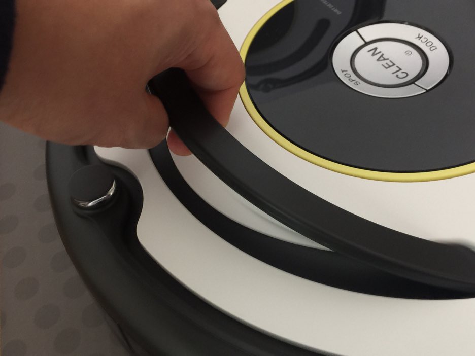 レビュー】ルンバ621のダストボックスはちりとり型：iRobot Roomba 621