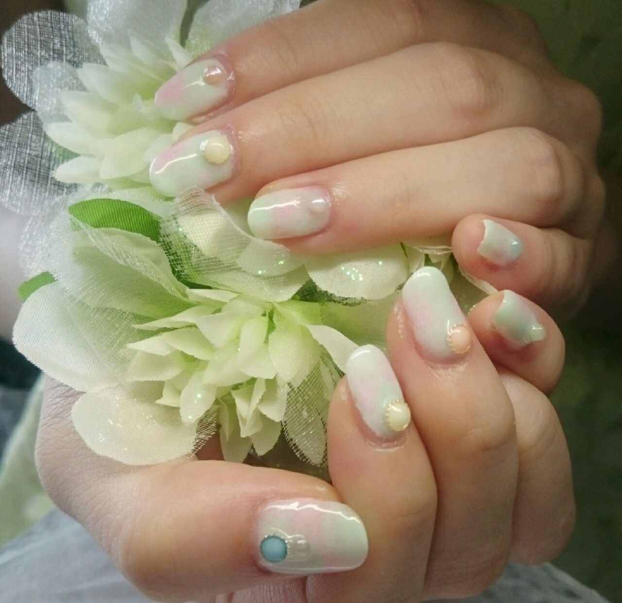 キュートなコットンキャンディーネイル ネイルサロン