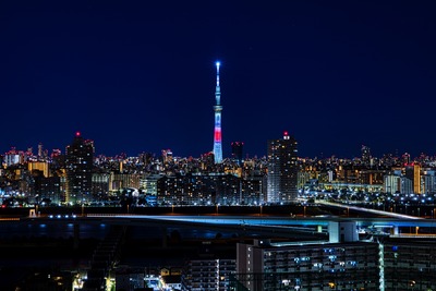 日本国旗をイメージした新年特別ライティング