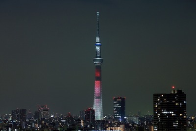 東京スカイツリーの試験点灯