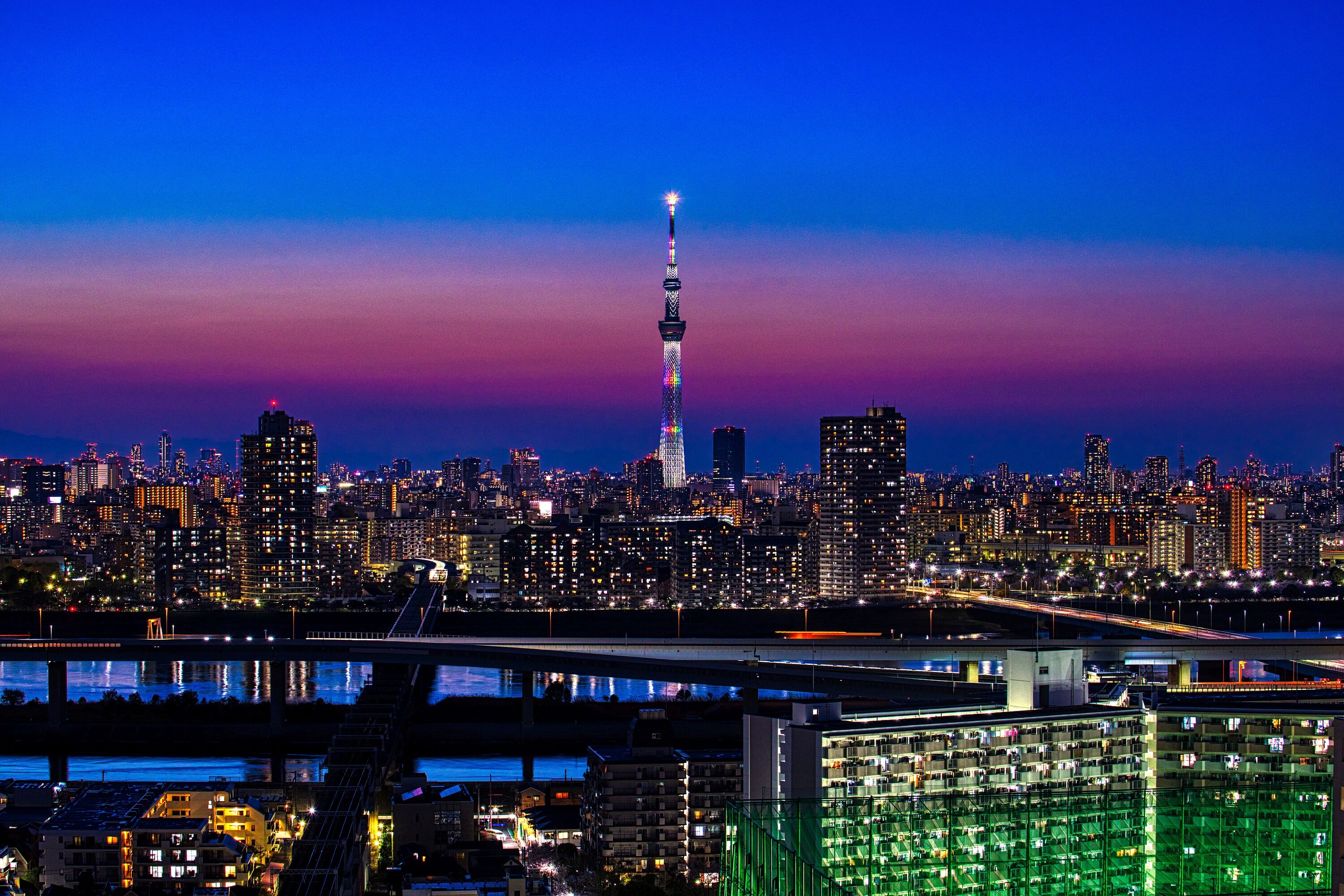 白色ライティングの虹色タイム 年4月5日 東京スカイツリー定点観測所