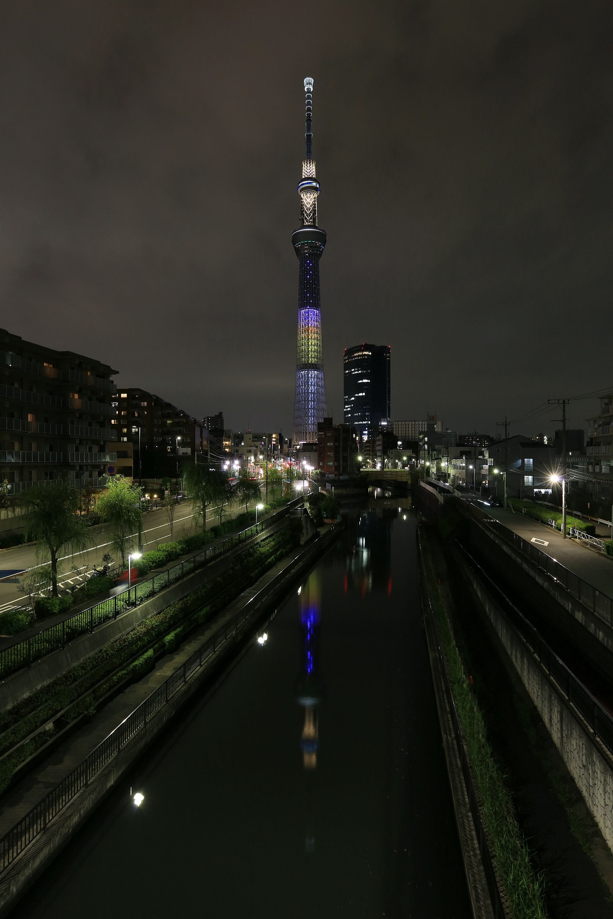 柳橋歩道橋から撮影した和食の日ライティングの逆さ東京スカイツリー 東京スカイツリー定点観測所 柳橋歩道橋から撮影した和食の日ライティングの逆さ東京スカイツリー 東京スカイツリー定点観測所
