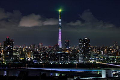 東京スカイツリーの試験点灯