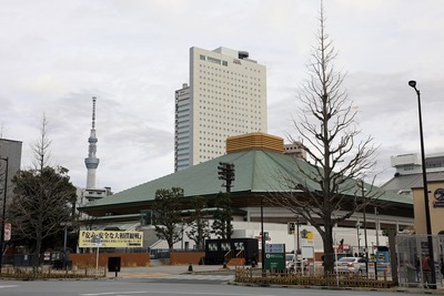 両国国技館と東京スカイツリー