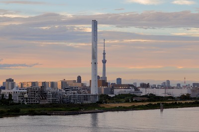 荒川河口橋から撮影した東京スカイツリー