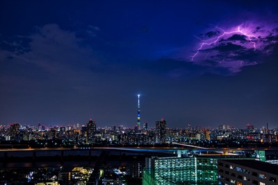 雷と東京スカイツリー