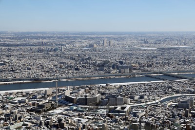 東京スカイツリーから見た雪化粧した街並み