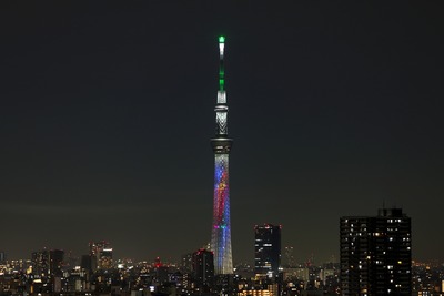 東京スカイツリーの試験点灯