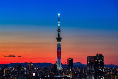 日本国旗をイメージした特別ライティング