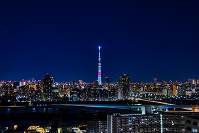 日本国旗をイメージした新年特別ライティング