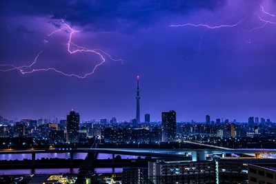 雷と東京スカイツリー