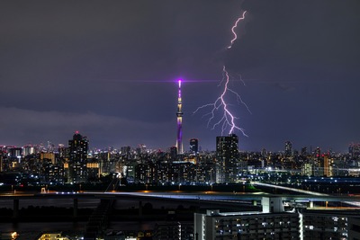 東京スカイツリーと雷