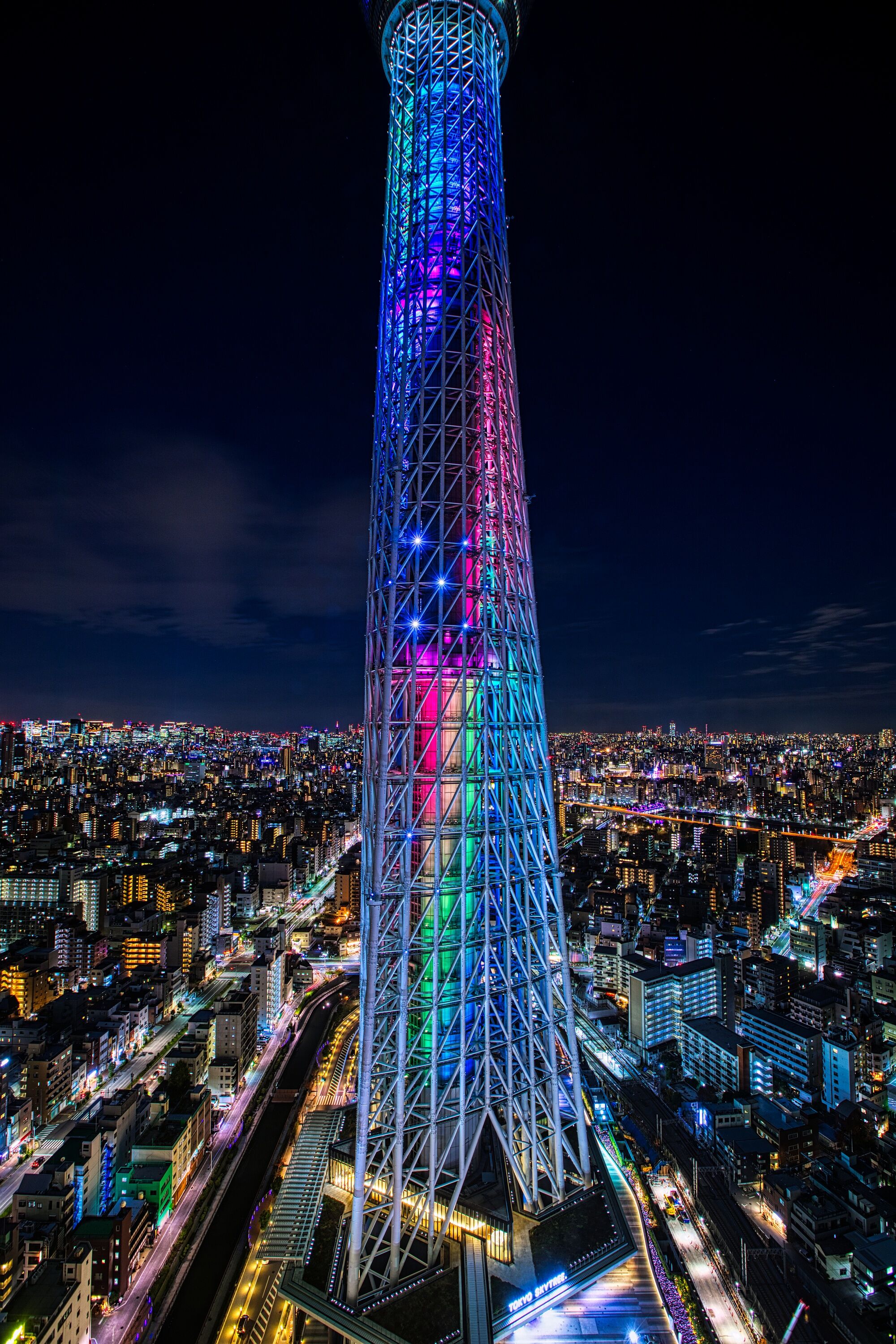 イーストタワーから撮影したnizi 虹 をイメージした特別ライティング 年12月4日 東京スカイツリー定点観測所