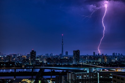 雷と東京スカイツリー