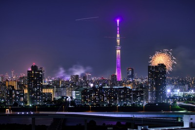 東京スカイツリーと隅田川花火大会