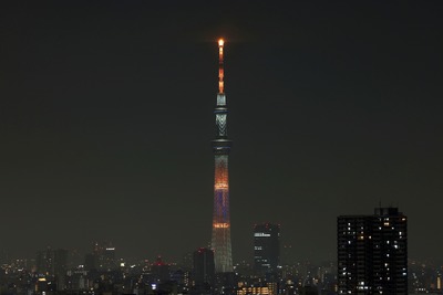 東京スカイツリーの試験点灯