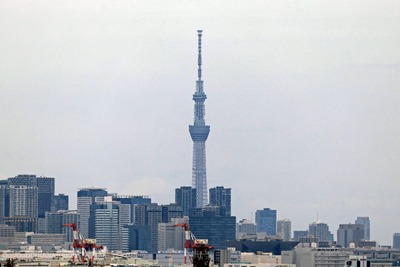 川崎マリエンから見た東京スカイツリー