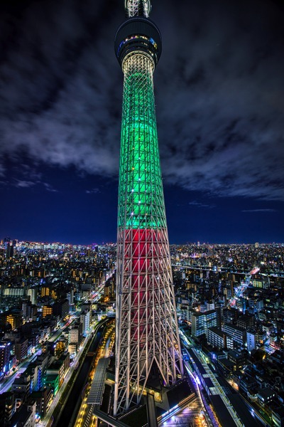 クリスマス特別ライティング「オーナメントツリー」