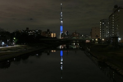 ふれあい橋から見た東京スカイツリー「光の3原色」