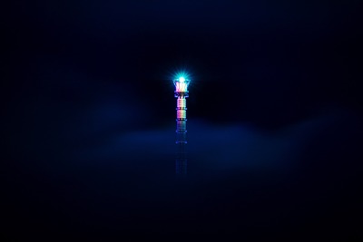 雲から頭を出した東京スカイツリー